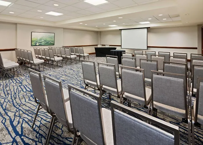 Embassy Suites By Hilton Tampa Usf Near Busch Gardens