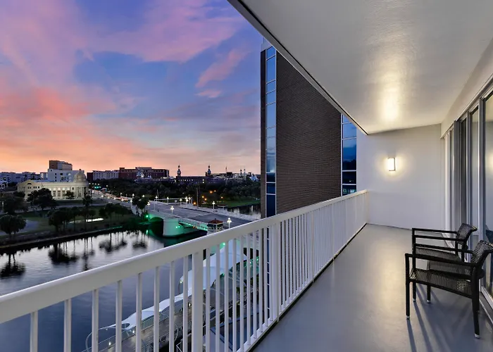 Hotel Tampa Riverwalk